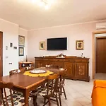 Casa Elena 펜션